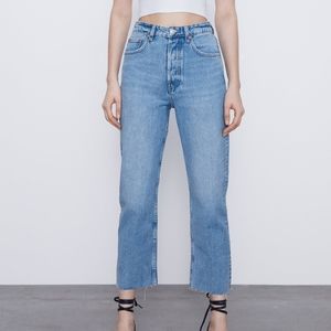 Zara Highrise Straight Cropped Jeans